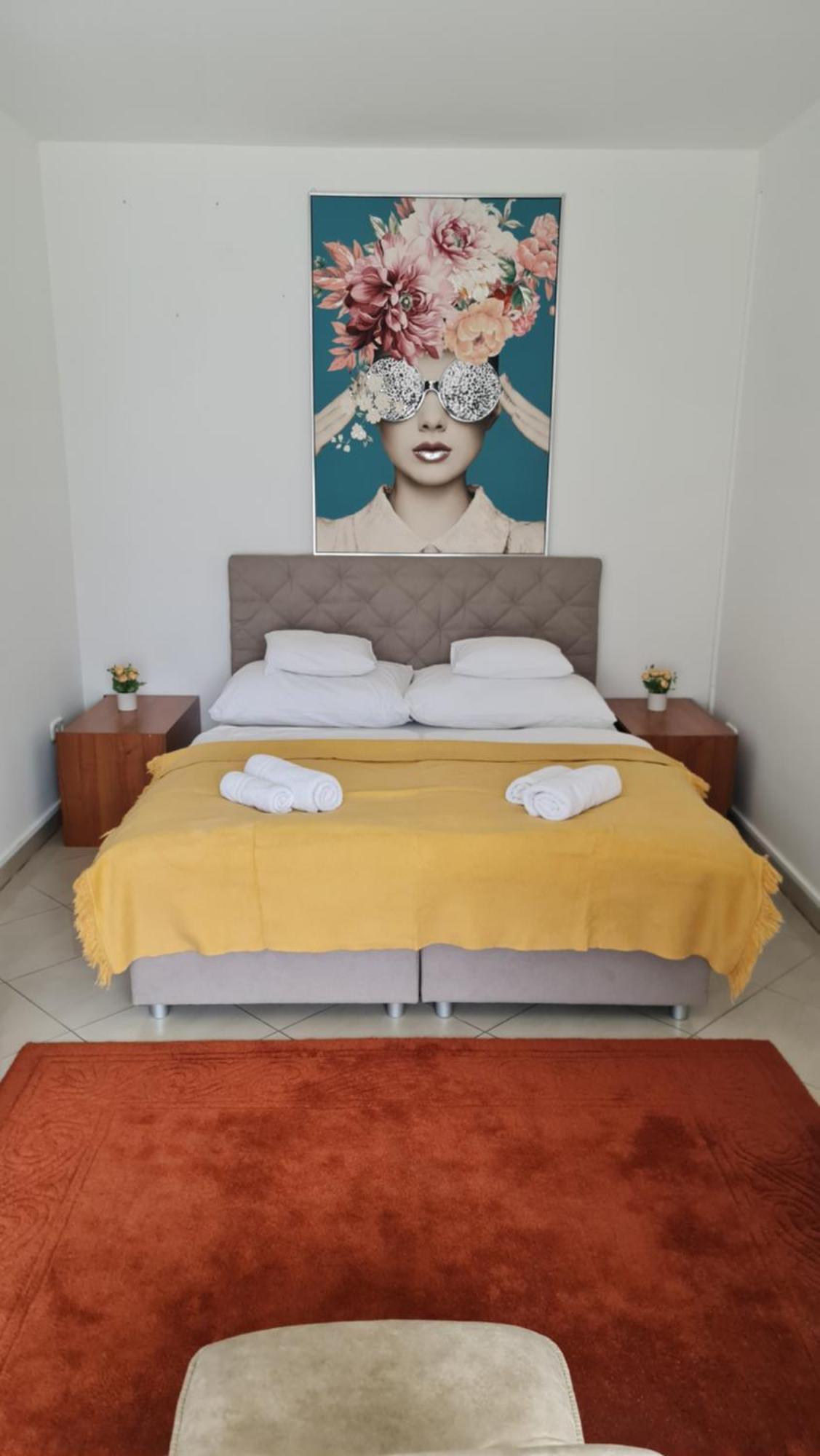 Tulipan Apartman Segedyn Zewnętrze zdjęcie